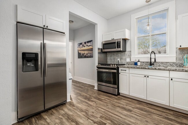 Building Photo - 2015 37th St