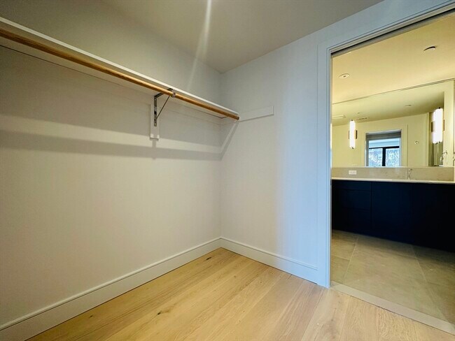 Building Photo - 1 Nevins Hl Wy