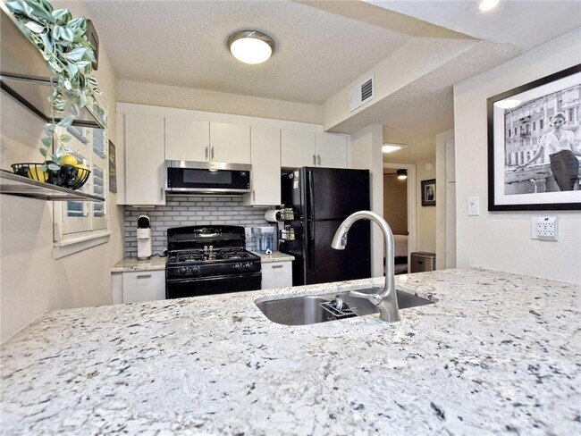 Building Photo - 7801 Shoal Creek Blvd