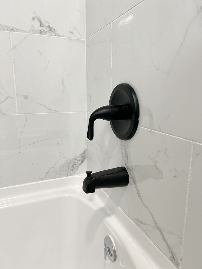 Building Photo - Renovated Home Off Madison Street – Pet Friendly!