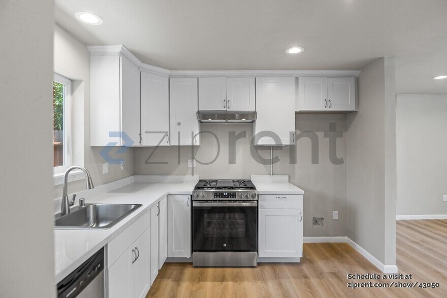 Building Photo - 1715 96th Ave