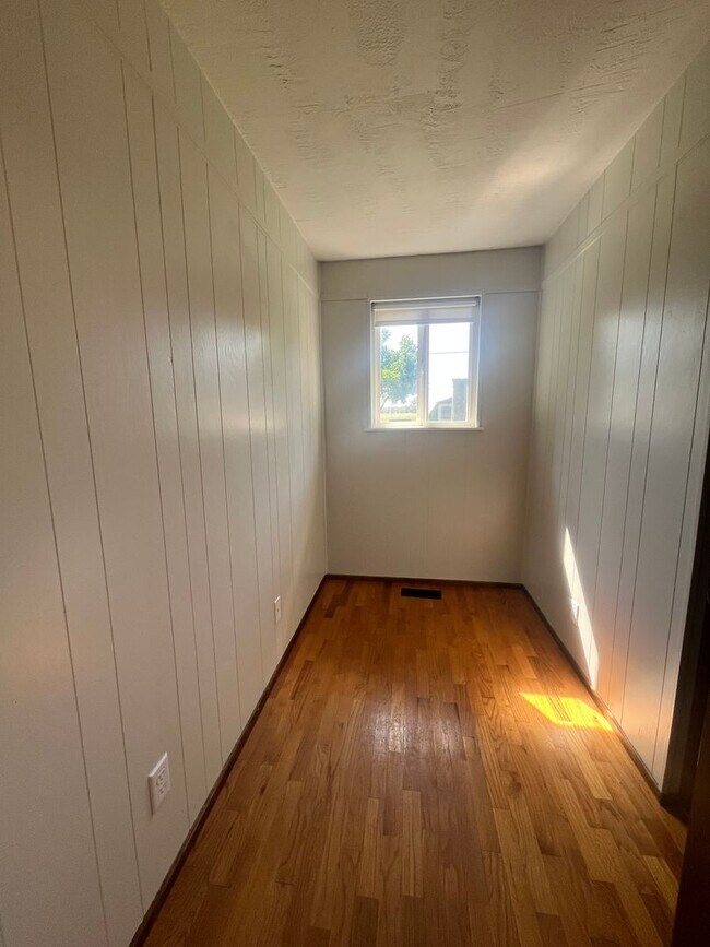 Building Photo - 5-Bedroom 2-Bathroom home in Coburg