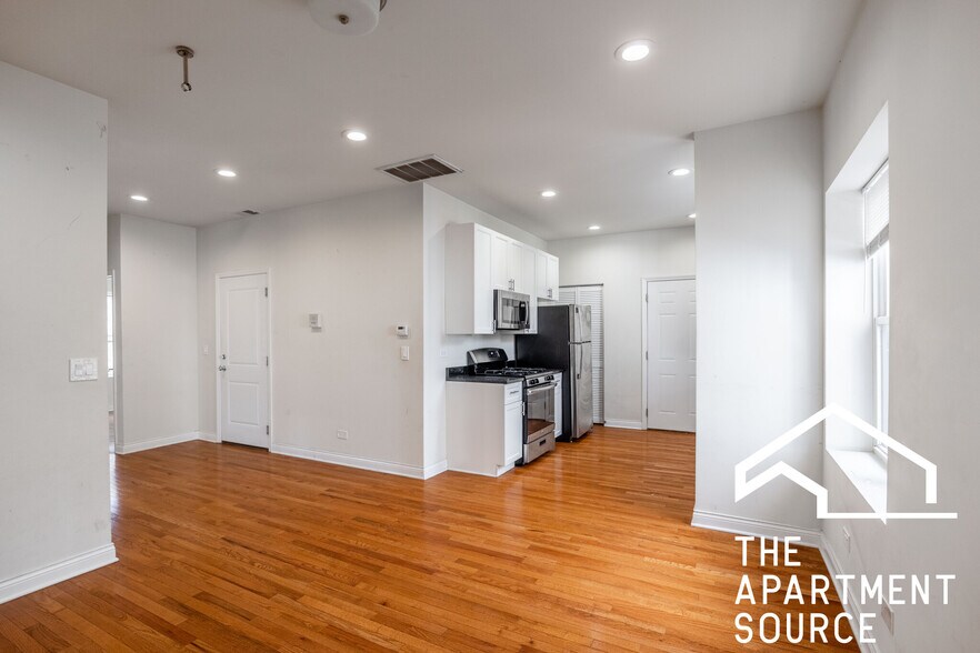 Building Photo - 1157 W Lunt Ave