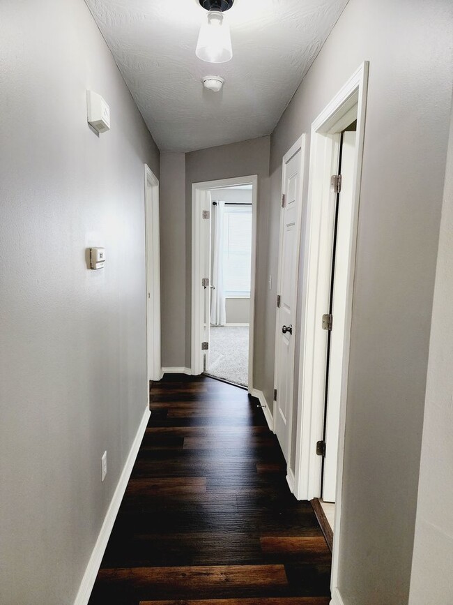 Building Photo - This Strafford Home Has It All ---