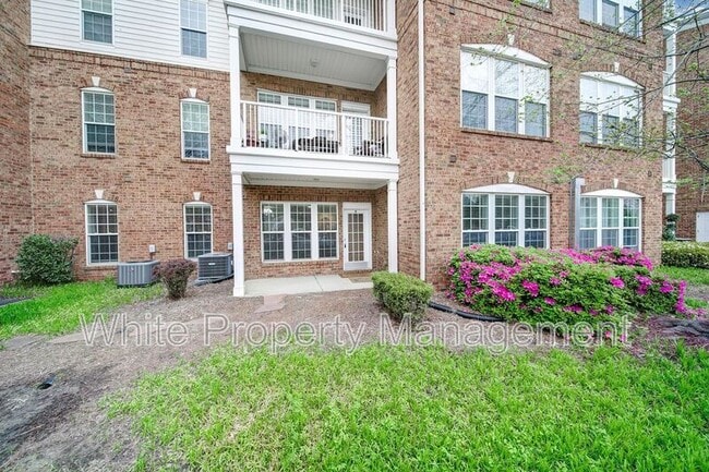 Building Photo - 15011 Santa Lucia Dr