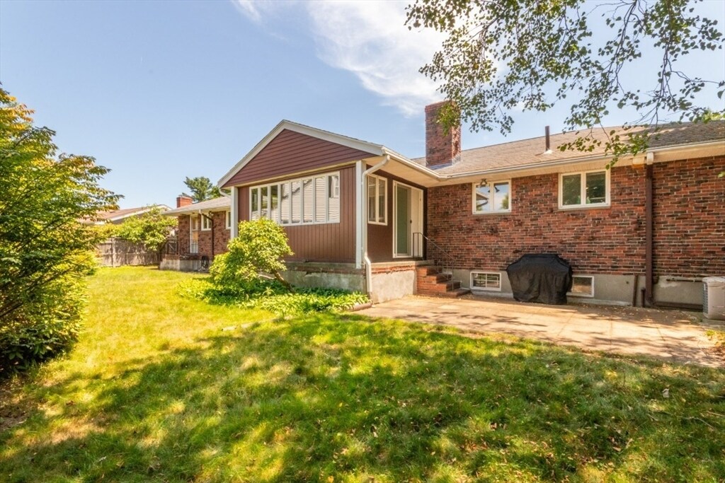 Building Photo - 20 Mossdale Rd