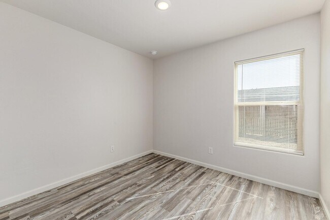 Building Photo - 14514 S Vera Cruz Rd