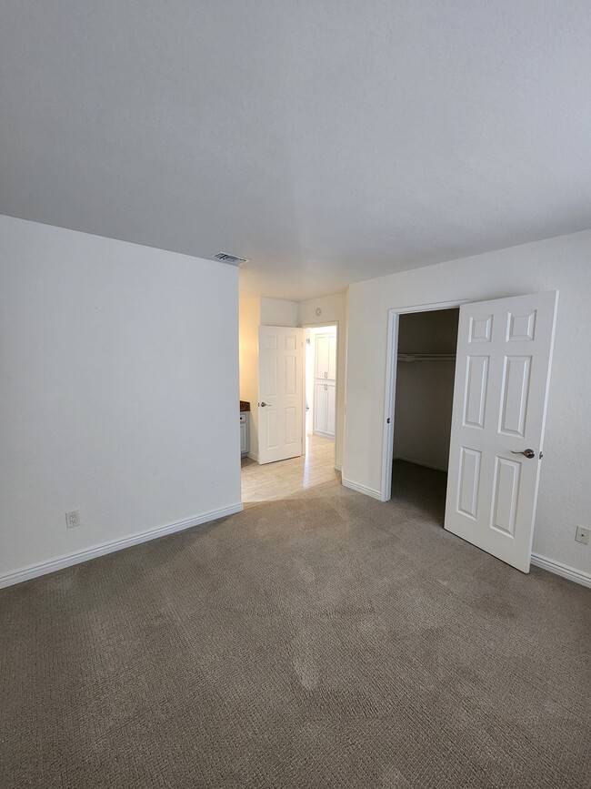 Building Photo - 78650 Ave 42 Ave