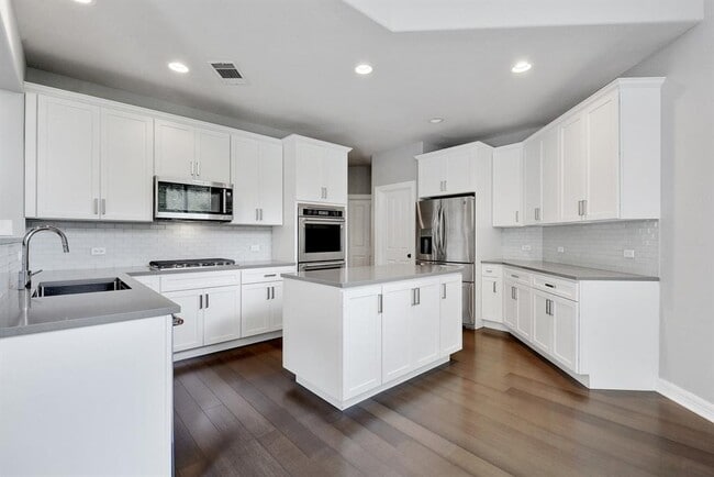 Building Photo - 40 Lovegrass Ln