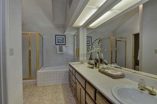 Building Photo - 2657 Heritage Park Cir