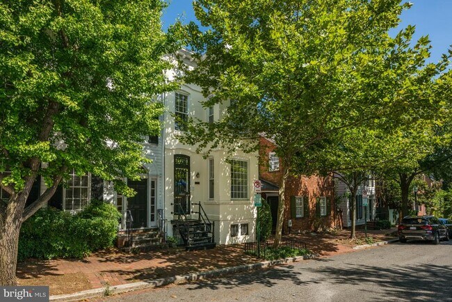 Building Photo - 1423 34th St NW