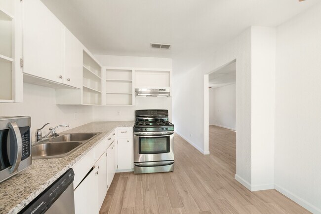 Building Photo - 6209 Middleham Pl