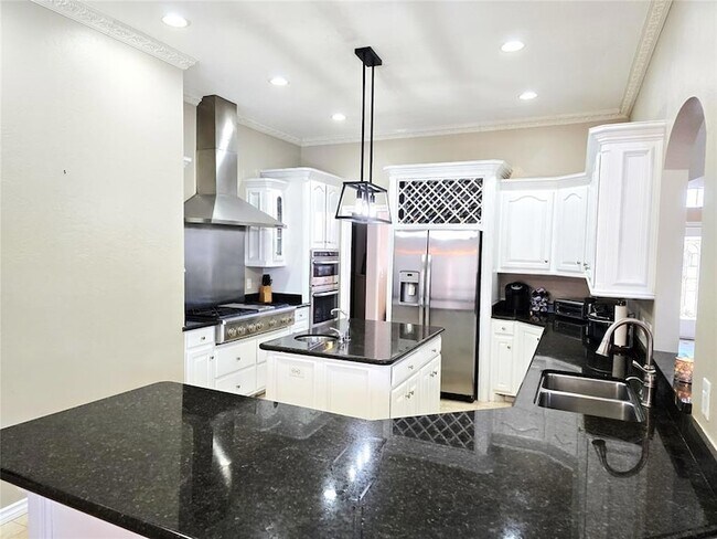 Building Photo - 14509 Oakmond Rd