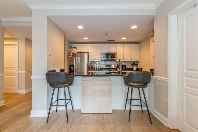 Building Photo - 70 Adams St