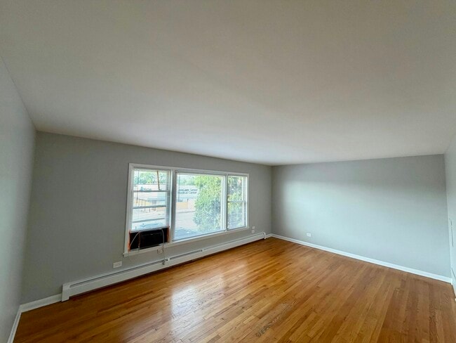 Building Photo - 2741 W 87th St