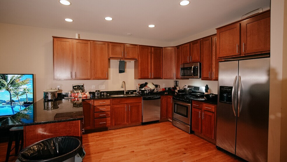 Building Photo - 2931 Eden Ave
