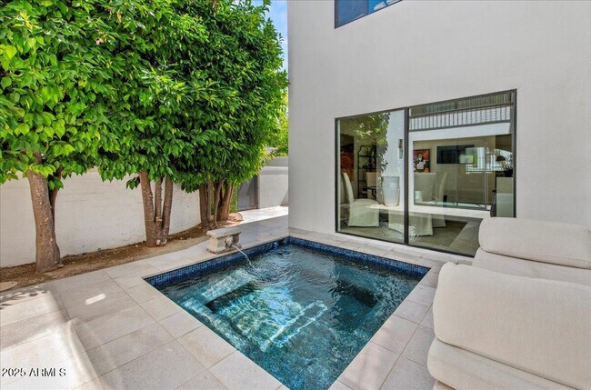 Building Photo - 4843 N 72nd Way