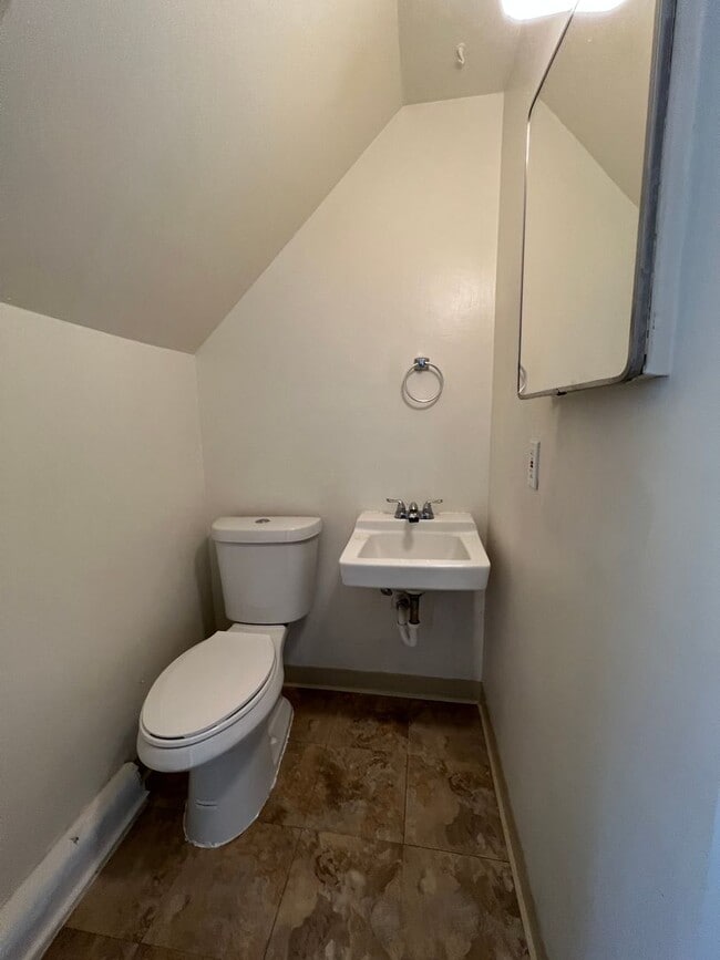 Building Photo - 4560 Everett Ct
