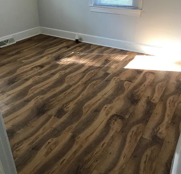 Building Photo - 2 Bedroom 1 Bathroom