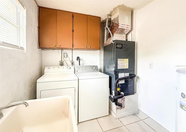 Building Photo - 2604 Woodgate Ln