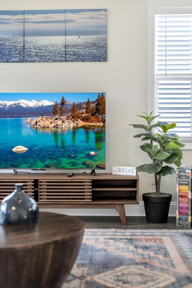 Building Photo - Amazing Rental Coming Soon (Late October-2...