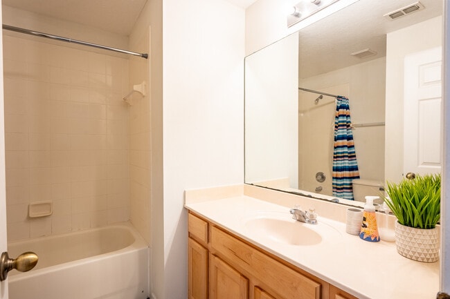Building Photo - 9859 Tivoli Villa Dr