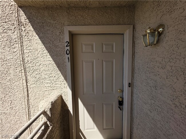 Building Photo - 2200 Highpointe Dr