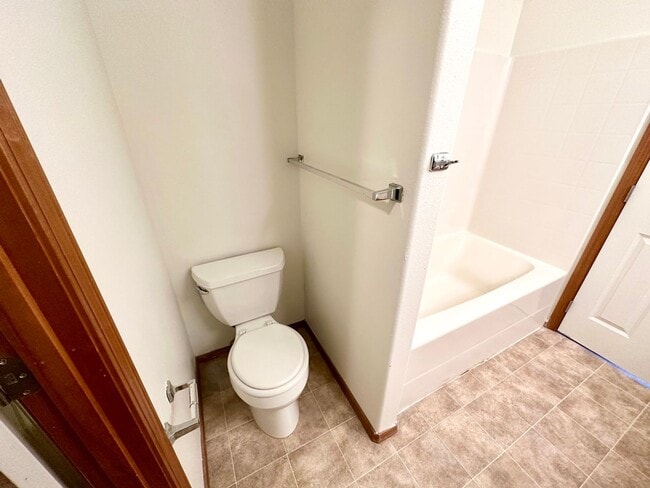 Building Photo - Charming 4-Bedroom Home with Large Fenced Yard and Modern Updates in Ellensburg