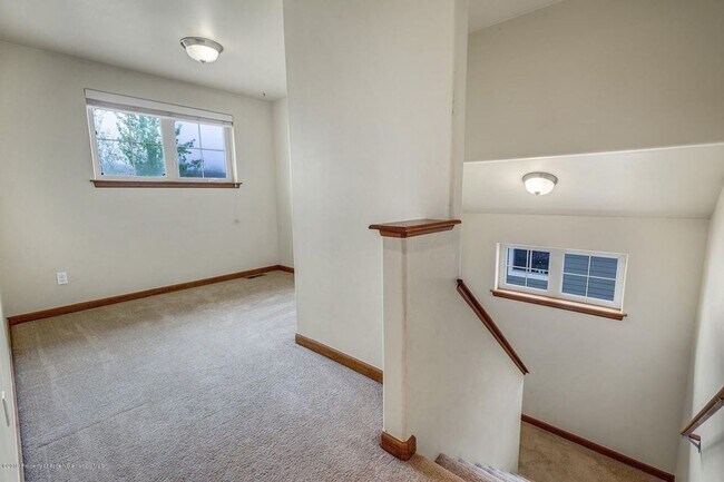 Building Photo - 1942 Promontory Cir