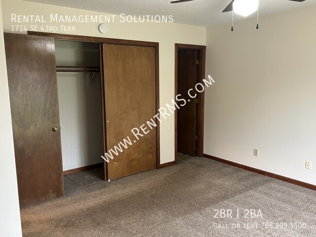 Building Photo - 1714 SE 43rd Terrace