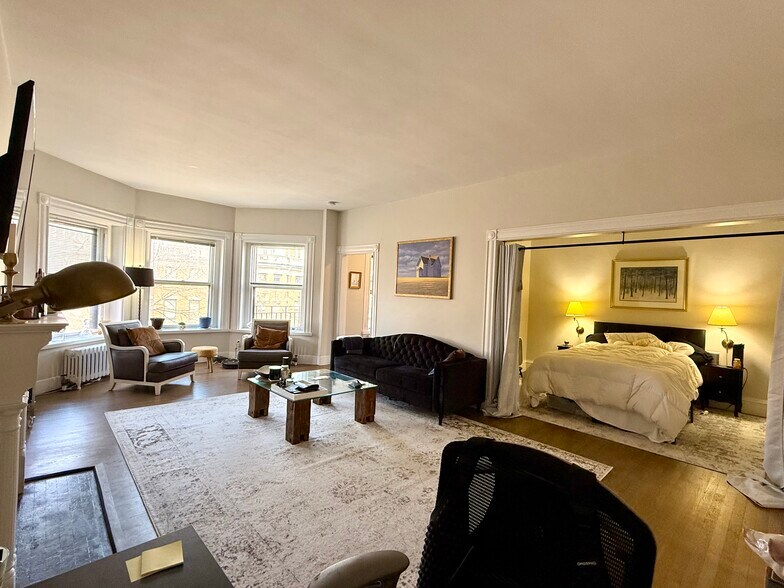 Building Photo - 475 Beacon St