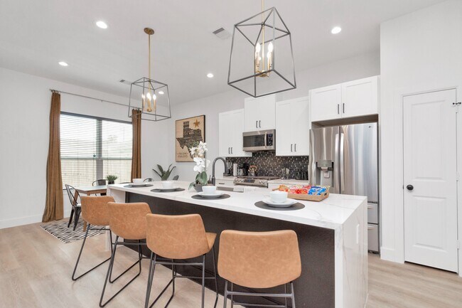 Building Photo - 5308 Denmark St