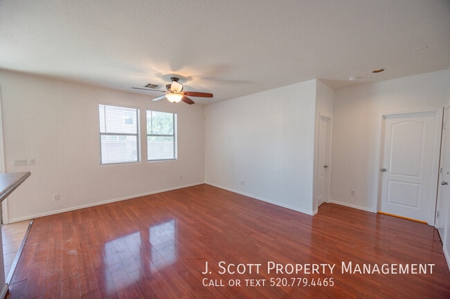 Building Photo - 3425 E Bartlett Dr