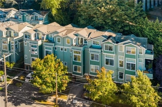 Building Photo - 1802 Franklin Ave E