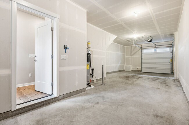 Building Photo - 1288 Sf | 2 Bedrooms 2.5 Bath | 2 Car Garage | $3,300