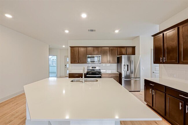 Building Photo - 18033 Bassano Ave