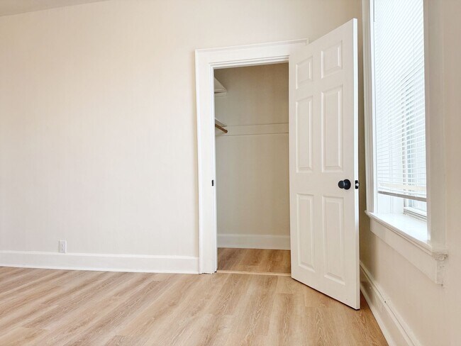 Building Photo - 313-313 NW Martin Luther King Jr Blvd