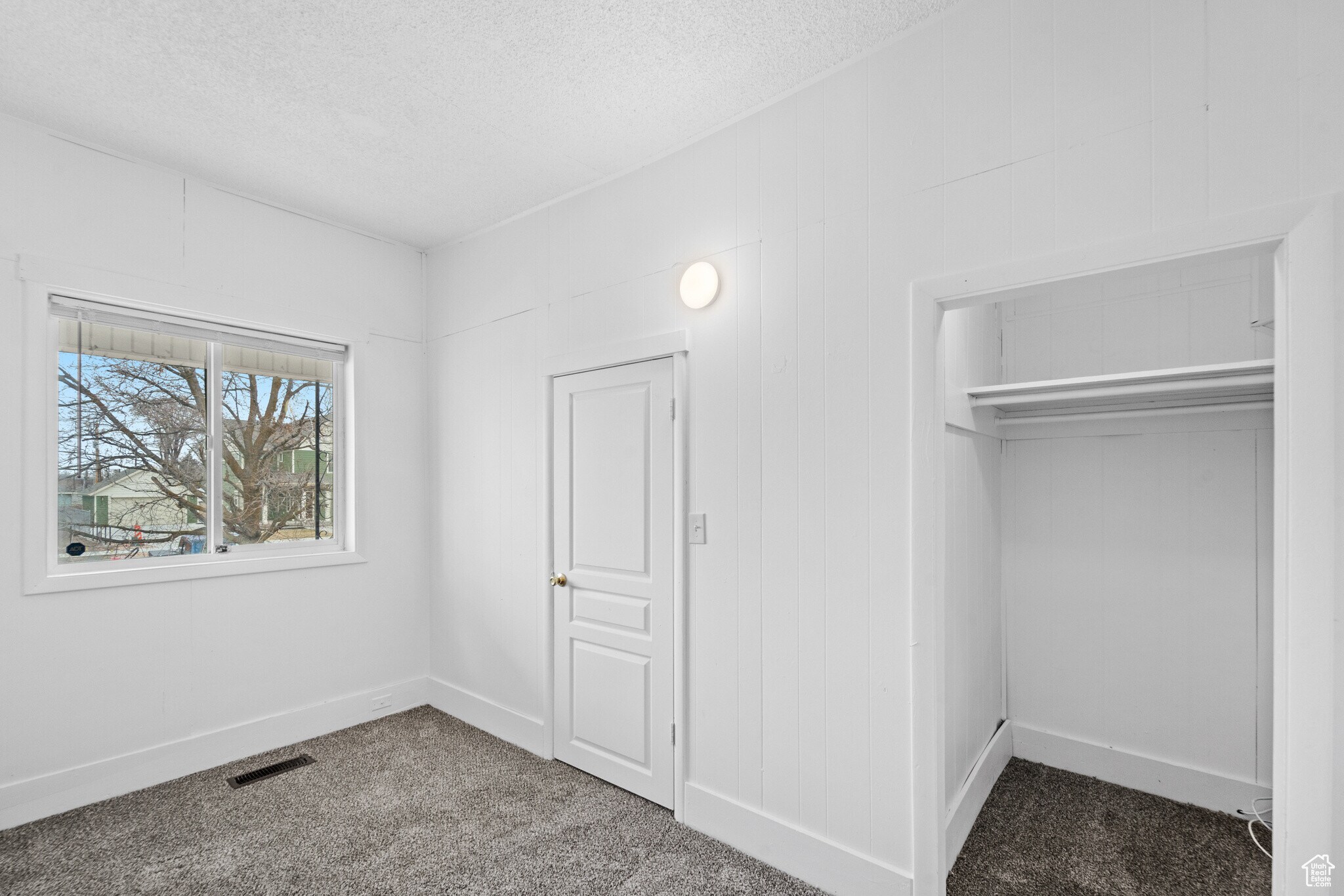 Building Photo - 2324 Quincy Ave