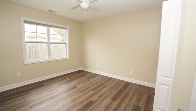 Building Photo - 412 Ridgeway Dr