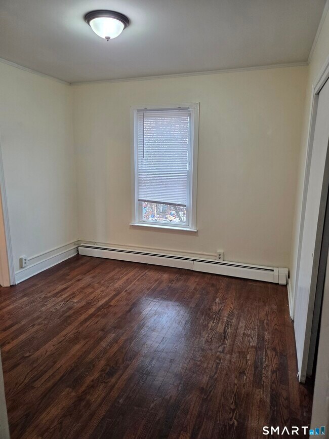 Building Photo - 3 Botsford St