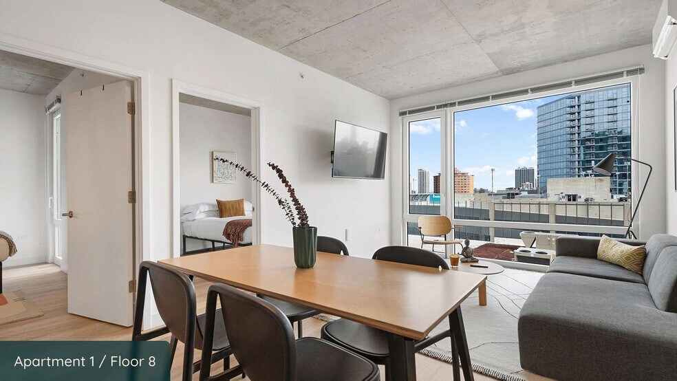 Building Photo - 851 W Blackhawk St