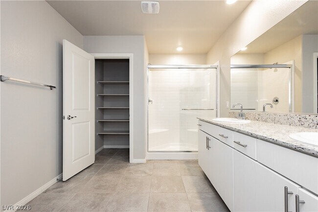 Building Photo - 5340 Maroon Guava St