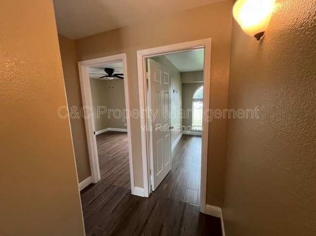 Building Photo - 3371 N Forestiere Ave