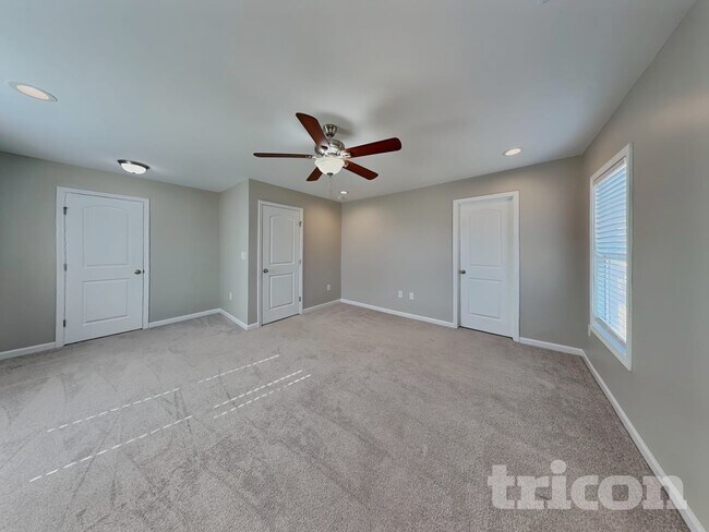 Building Photo - 376 Olde Pl