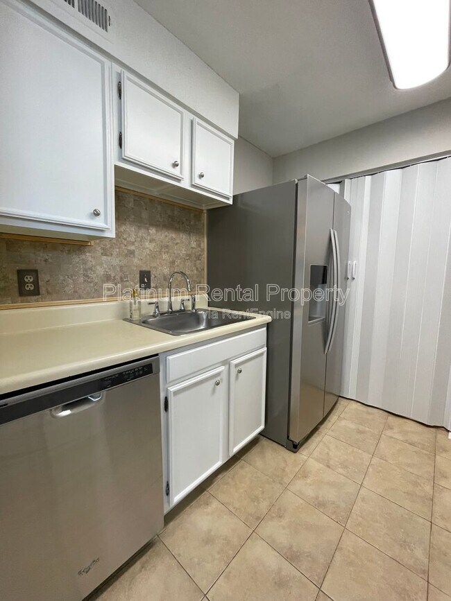 Building Photo - 1166 Booth Rd