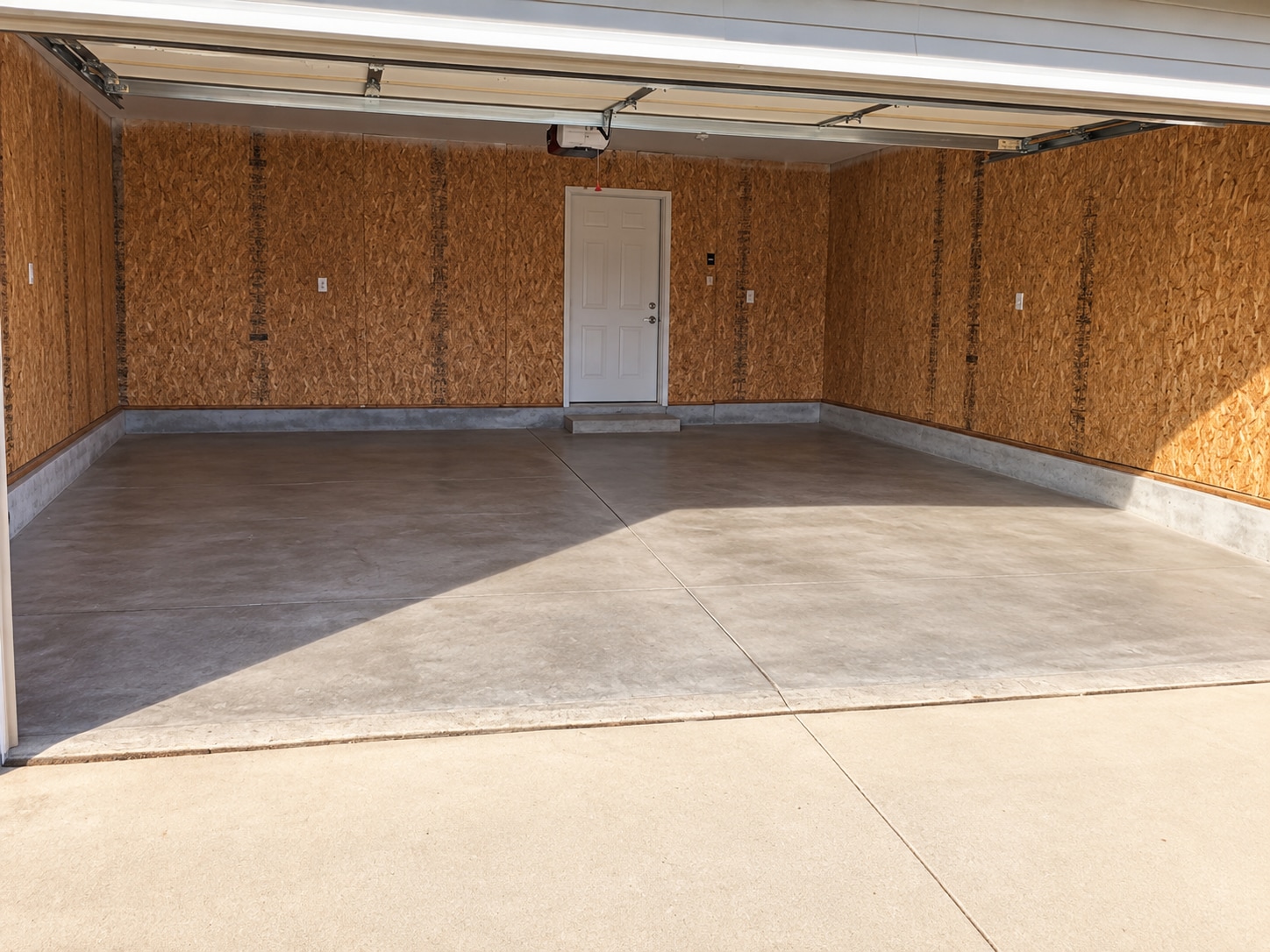 Building Photo - 1505 Springbrook Dr