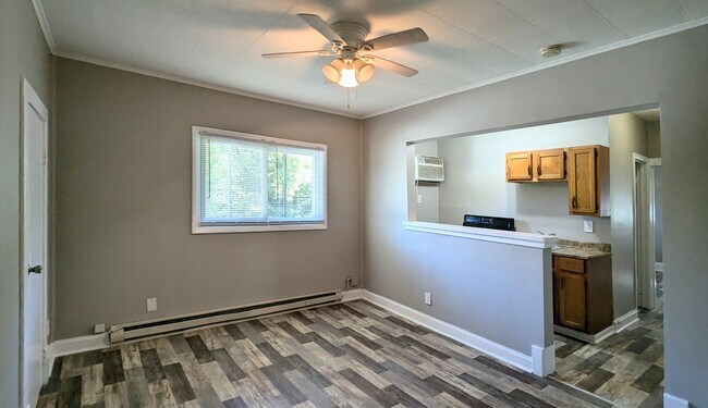 Building Photo - 832 Richards St