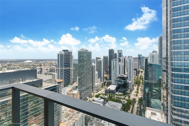 Building Photo - 1451 Brickell Ave