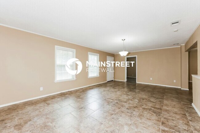 Building Photo - 4 Bedroom Pet-Friendly Home in Arlington, TX with Main Street Renewal