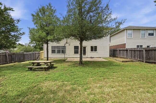 Building Photo - 2700 Cradle Rock Trl